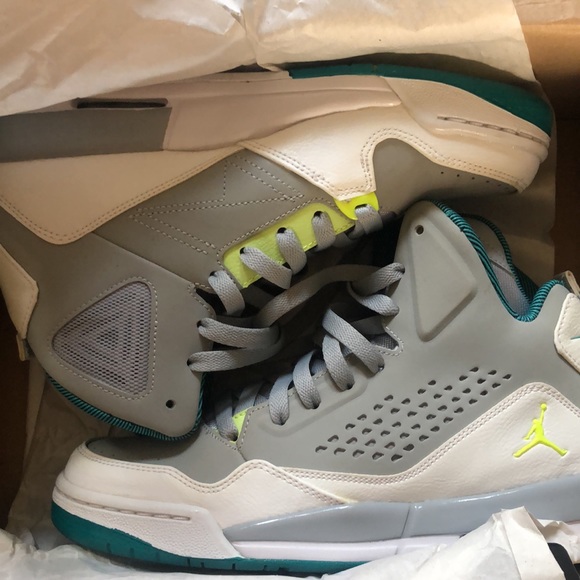 Jordan Flight - Picture 3 of 13